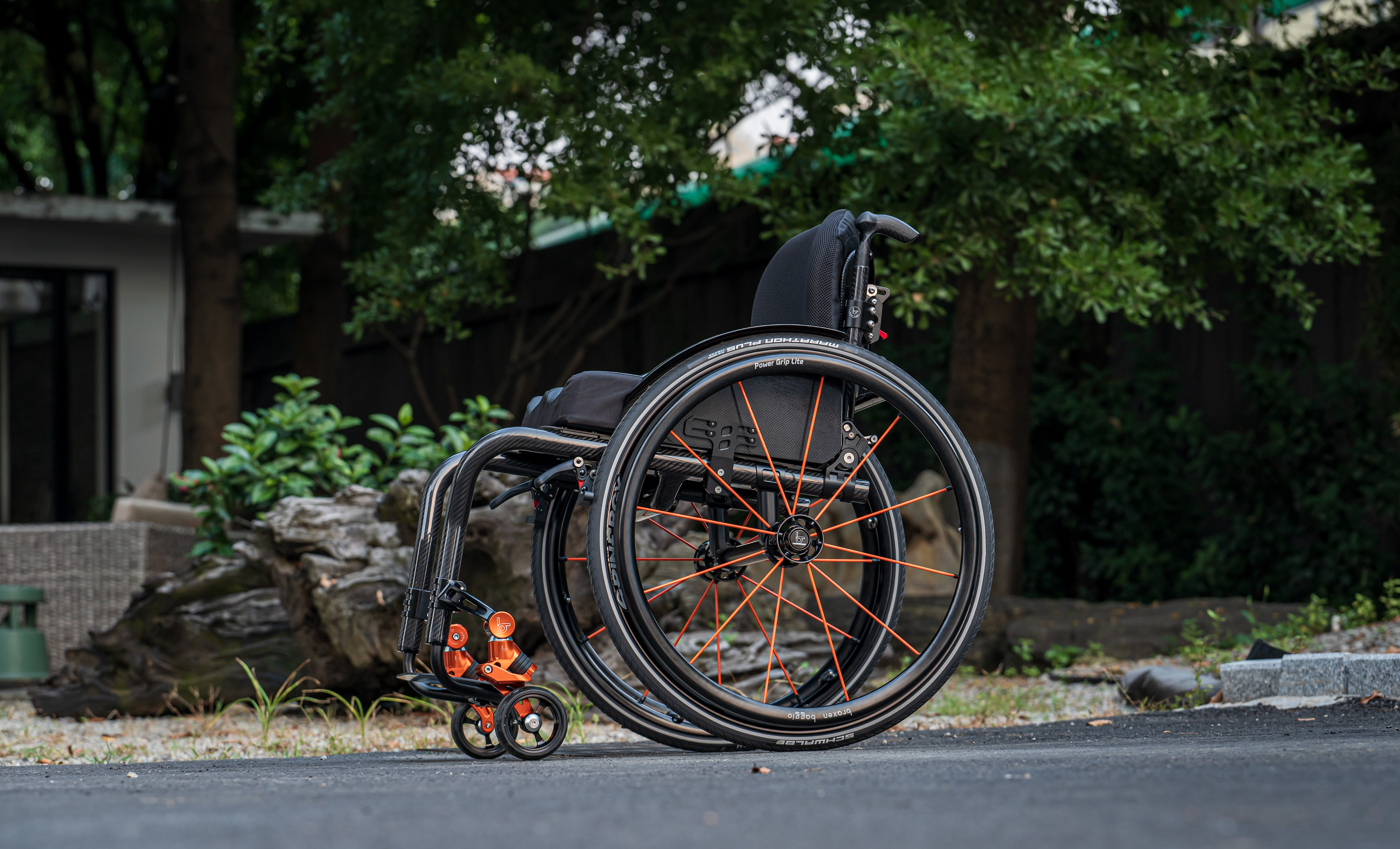 Revolutionize Your Active Lifestyle with the Carbon Fiber Sport Wheelchair